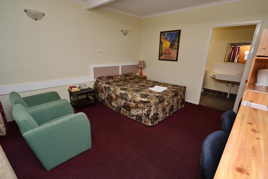 Biloela Centre Motel & Steakhouse Restaurant 객실 사진